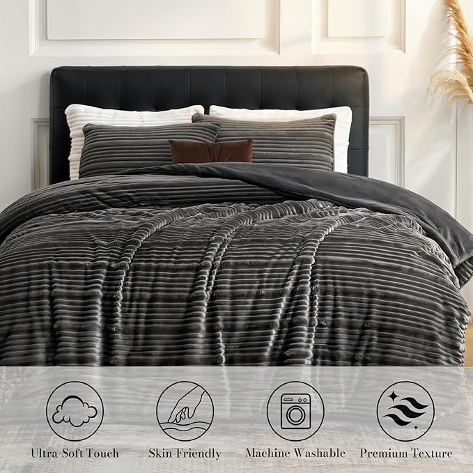 Amélie Home Luxury Flannel Fleece Queen Comforter Set,Soft Warm Striped Plush Bedding Set for Winter, 3 Pieces, 1 Cozy Comforter with 2 Pillowcases, Charcoal Gray, 90"x90"