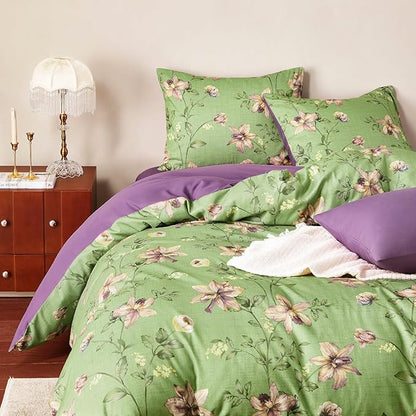 Wake In Cloud - Floral Comforter Set, Cottagecore Cottage Rustic Farmhouse Style with Botanical Flowers and Leaves Pattern, Soft Lightweight Bedding, 3-Piece, Green Purple, Queen Size