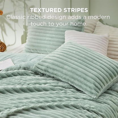 Bedsure Queen Comforter Set - GentleSoft™ 3 Pieces Fluffy Double-Side Fleece Comforter Set, Cozy Striped Room Decor Aesthetic, Luxury Sage Green Bedding Queen Size with 2 Pillowcases, 90x90 Inches