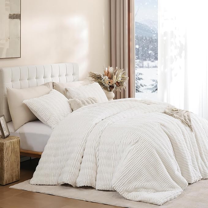 YIKUSH Queen Comforter Set Fluffy White Queen Size Bed Set Faux Rabbit Fur Fluffy Shaggy Furry Winter Bedding Ultra Soft Plush and Warm All Season 1 Comforter with 2 Pillow Cases (Queen, White)