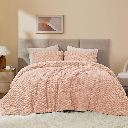 BEDELITE Fluffy King Size Comforter Set - Coral Pink Fleece Soft Comforter for King Size Bed, Luxury Warm Bedding Set for Winter, Fuzzy Bed Set 3 Pieces (1 Comforter, 2 Pillowcases)
