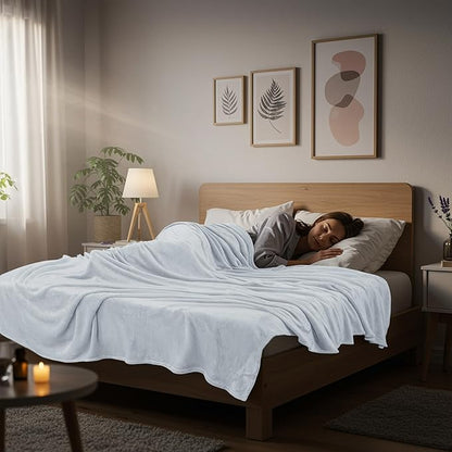 Utopia Bedding Fleece Blanket King Size Light Grey (90x102 Inches) Ultra Soft Warm Lightweight Microfiber Breathable Anti-Static Cozy Winter Bed Blanket, All-Season Home Decor Gift for Men & Women