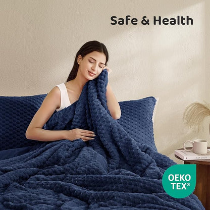 Petrichor Fluffy Queen Comforter Set - Ultra-Soft Navy Flannel Thick Comforter for Queen Bed, Luxury Warm Bedding Set for Winter & Fall, Cozy Fuzzy Bed Set 3 Pieces (1 Comforter & 2 Pillowcases)