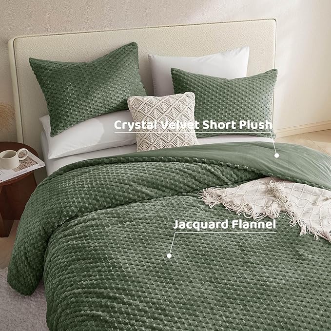 Petrichor Fluffy Twin Comforter Set - Ultra-Soft Green Flannel Thick Comforter for Queen Bed, Luxury Warm Bedding Set for Winter & Fall, Cozy Fuzzy Bed Set 2 Pieces (1 Comforter & 1 Pillowcase)