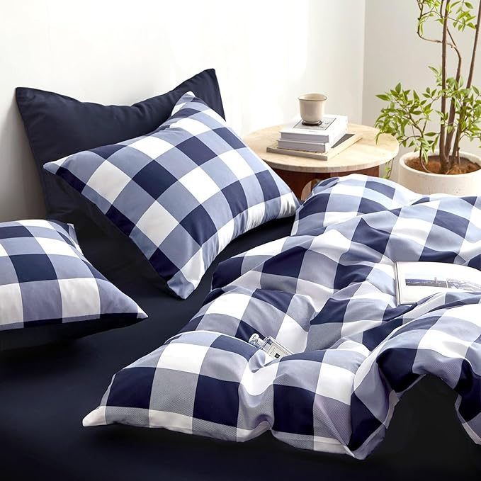 Wake In Cloud - Gingham Comforter Set, Plaid Buffalo Check Checkered Cottagecore Cute Geometric, Soft Lightweight Bedding, 3 Pieces, Navy Blue White, Twin/Twin XL Size