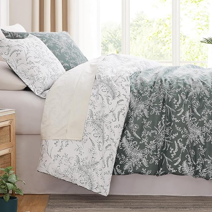 Southshore Fine Living, Inc. Twin Mattress Comforter Set, Hotel Quality Bedding, Floral Bedspread with Matching Pillow Sham for Twin/XL Beds, Reversible Bed Comforter, Winter Brush Teal/White