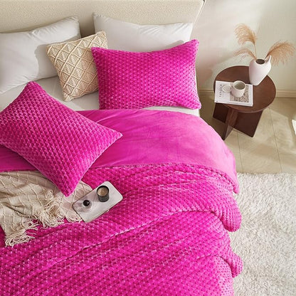 Petrichor Fluffy King Comforter Set - Ultra-Soft Pink Flannel Thick Comforter for King Bed, Luxury Warm Bedding Set for Winter & Fall, Cozy Fuzzy Bed Set 3 Pieces (1 Comforter & 2 Pillowcases)