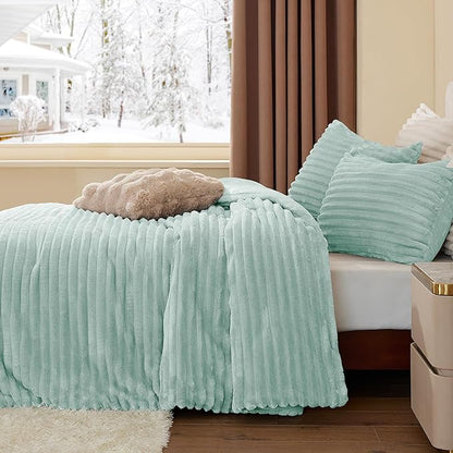 BEDELITE Fleece King Comforter Set -Super Soft & Warm Fluffy Light Green Bedding, Luxury Fuzzy Heavy Bed Set for Winter with 2 Pillow Cases
