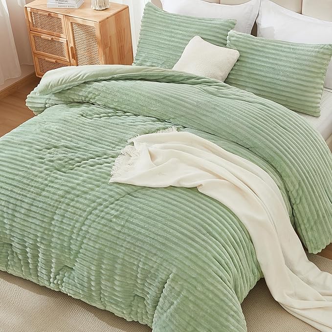 Andency Fleece Queen Comforter Set, 3 Pieces Sage Green Comforter Set for Queen Size Bed, Soft Warm Fluffy Fuzzy Bedding Set for Winter (1 Comforter & 2 Pillowcases)