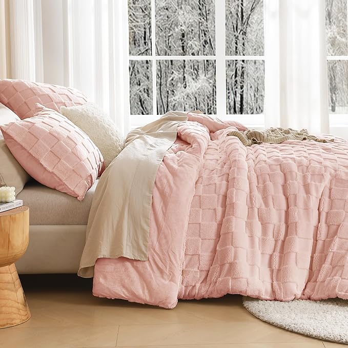 Litanika Fluffy Full Size Comforter Set Pink，3 Pieces Warm Sherpa Fleece Winter Bedding Set, Jacquard Checkered Plush Fuzzy Bed Set(1 Comforter, 2 Pillowcases)