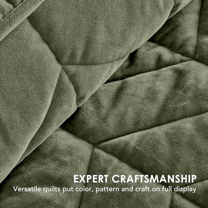 EVERGRACE 3 Pieces Luxurious Queen Velvet Quilts, Ultra Soft Lightweight Velvet Comforter Set, Matelasse Oversized Bedspread Coverlet for All Season with 2 Shams, Olive Green, 92"x96"