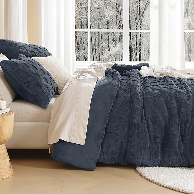 Litanika Fluffy Queen Size Comforter Set Navy, 3 Pieces Warm Sherpa Fleece Winter Bedding Set, Jacquard Checkered Plush Fuzzy Blanket Bed Set(1 Comforter, 2 Pillowcases)
