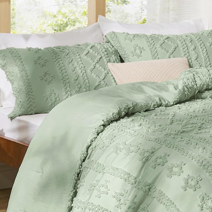 Bedsure Tufted Boho Comforter Set King Size - Sage Green Boho Bed Set, GentleSoft™ 3 Pieces Farmhouse Shabby Chic Embroidery Bedding, Gifts for Woman, Soft Jacquard King Comforter for All Seasons