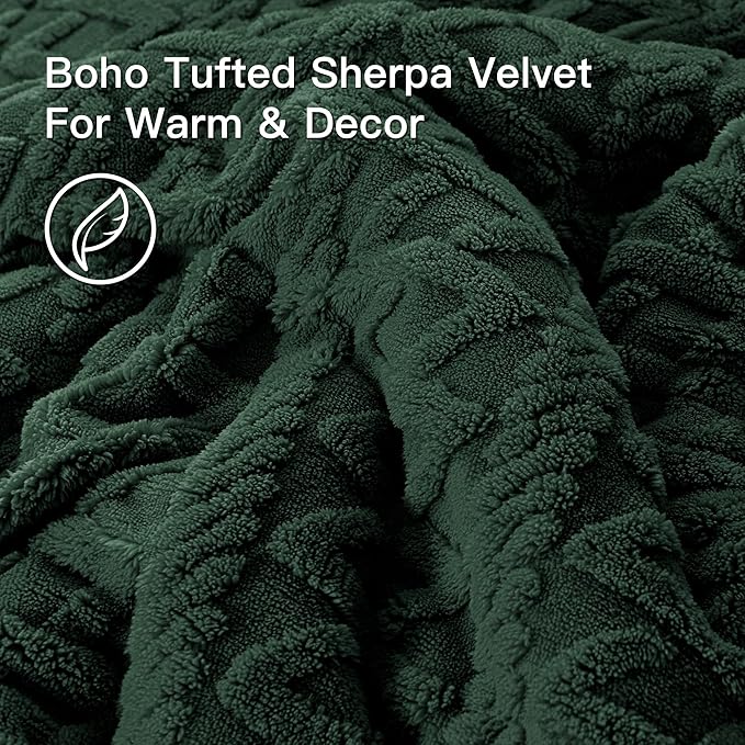Andency Fluffy Sherpa Queen Comforter Set Dark Green, Super Soft Emerald Green Fleece Warm Bedding for Winter, Luxury Jacquard Boho Fuzzy Plush Bed Set 3 Pieces(1 Shaggy Comforter, 2 Pillowcases)