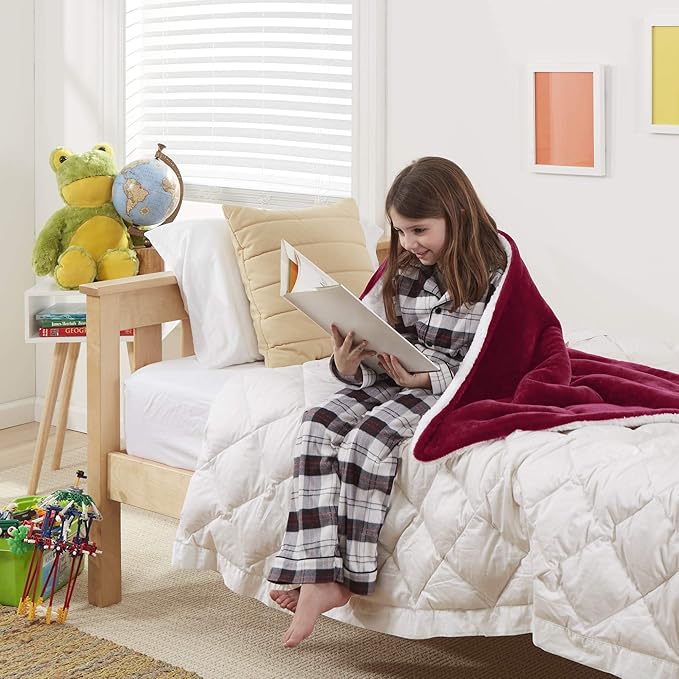 Genteele Sherpa Throw Blanket Super Soft Reversible Ultra Luxurious Plush Blanket, 40 x 50 inches, Rich Burgundy Red/White