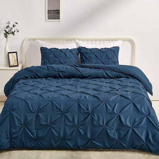 Amazon Basics Soft, Lightweight King Size Comforter Sets, All-Season Down-Alternative 3-Piece Bedding Set, Pinch Pleat Design, Navy Blue