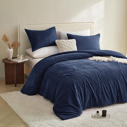 Petrichor Fluffy King Comforter Set - Ultra-Soft Navy Flannel Thick Comforter for King Bed, Luxury Warm Bedding Set for Winter & Fall, Cozy Fuzzy Bed Set 3 Pieces (1 Comforter & 2 Pillowcases)