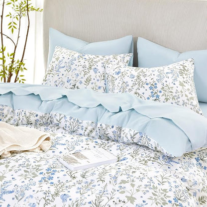 Wake In Cloud - Floral Comforter Set, Shabby Chic Cottage Garden Botanical Flower Style with Elegant Wildflower Pattern, Soft Lightweight Bedding, 3 Pieces, Blue White, Twin/Twin XL Size