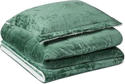 Amazon Basics Reversible Sherpa Comforter Set with Pillow Sham, Twin/Twin XL, Green