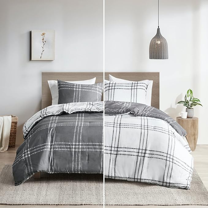 Intelligent Design Pike Reversible Comforter Set, Cottage Plaid Print, Modern Cabin Lifestyle, Down Alternative, All Season Bedding with Matching Sham, Twin/Twin XL White/Grey 2 Piece