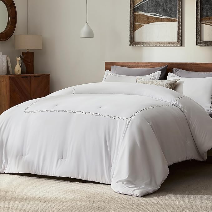 SLEEP ZONE Fall King Comforter Set, Luxury Hotel Collection Comforter, 3 Pieces Fluffy Lightweight Down Alternative Duvet Insert with Embroidered Stripes (Geometric Diamonds, King)