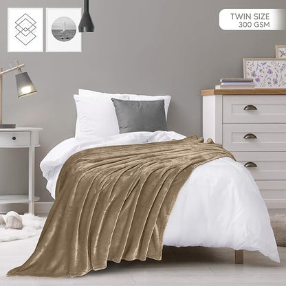 Utopia Bedding Fleece Blanket Twin Size Camel 300GSM Luxury Anti-Static Fuzzy Soft Microfiber Bed Blanket (60x80 Inch)