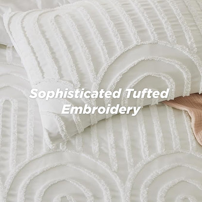 Bedsure Boho Tufted White Comforter Full Size, GentleSoft™ 3 Pieces Boho Farmhouse Decor Bedding, Arch Shabby Chic Bedding for All Seasons, 1 Bed Comforter, 2 Pillow Shams, 82x86 Inches