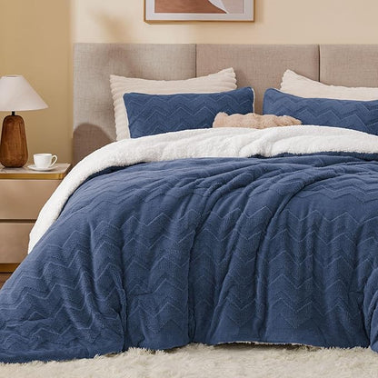 BEDELITE Fluffy King Size Comforter Set - Super Soft Sherpa Navy Comforter for King Size Bed, Luxury Warm Bedding Set for Winter, Fuzzy Bed Set 3 Pieces (1 Comforter, 2 Pillowcases)