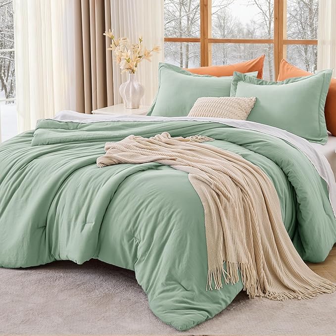 MUXHOMO Full Comforter Sets, All Season Ultra Soft Down Alternative Bedding - 3 Piece Lightweight Bed Set Includes 1 Comforter (82"x86") and 2 Pillow Shams (20"x26"), Sage Green