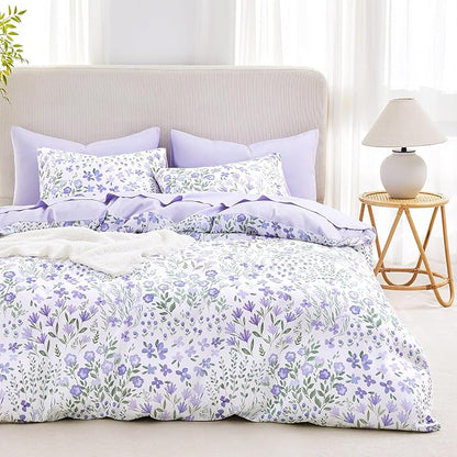 Wake In Cloud - Floral Comforter Set, Farmhouse Cottagecore Style with Romantic Garden Wildflowers and Leaves Pattern, Soft Lightweight Bedding, 3 Pieces, Purple White, Full Size