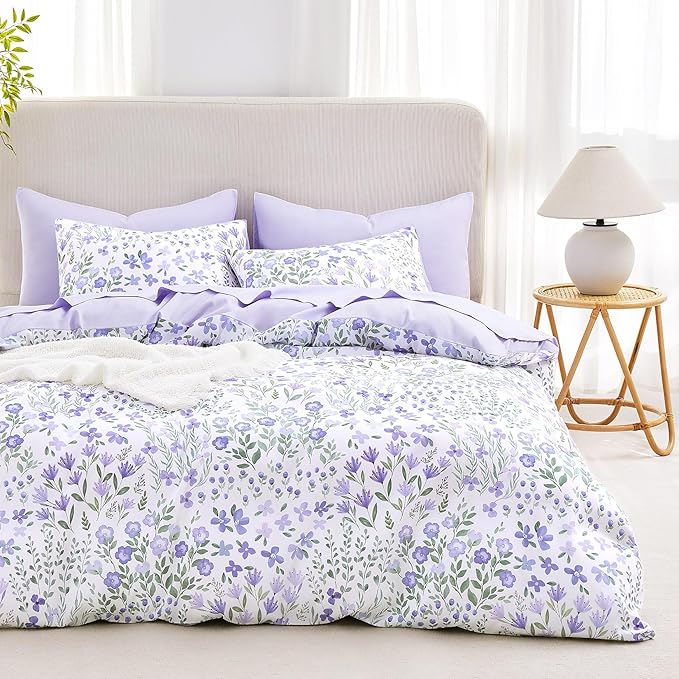 Wake In Cloud - Floral Comforter Set, Farmhouse Cottagecore Style with Romantic Garden Wildflowers and Leaves Pattern, Soft Lightweight Bedding, 3 Pieces, Purple White, Queen Size