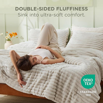Bedsure King Size Comforter Set - GentleSoft™ 3 Pieces Fluffy Double-Side Fleece Comforter Set, Cozy Striped Room Decor Aesthetic, Luxury Linen King Bedding with 2 Pillowcases, 104x90 Inches