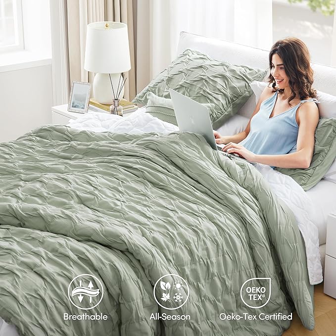 Comfort Spaces Comforter for King Size Bed, Ogee Ruched with Crinkle Texture, Breathable Comforter Set King, All Season Lightweight Bedding Set, Shams, Décor Pilow, King/Cal King Green 4 Piece
