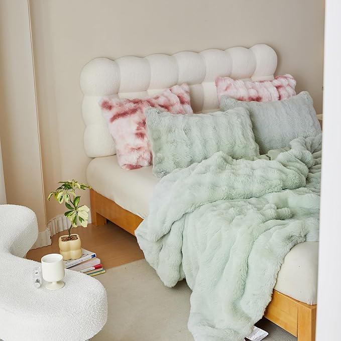 Simple&Opulence Fluffy Faux Fur Comforter Set, Plush Fuzzy Minky Bedding Set, 3 Pieces Warm Soft Comforter Bedding Set for Winter - 1 Shaggy Comforter with 2 Pillow Shams(Queen, Light Green)