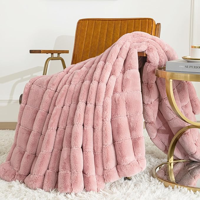 Touchat Faux Fur Throw Blanket, Luxury 1000GSM Ultra Thick Warm Rabbit Blanket for Couch Bed Sofa, 3D Checkered Pattern Soft Winter Heavy Minky Fluffy Blankets for Women Christmas Birthday Gift, Pink