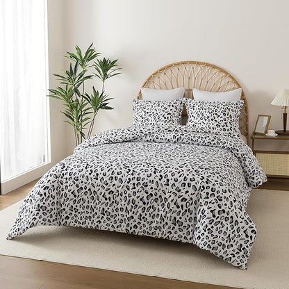 Caressma White Leopard Print Comforter Set, Full Size 3 Pieces for All Seasons, Untamed Wilderness Style Comforter with Pillowshams, Ultra Soft Microfiber