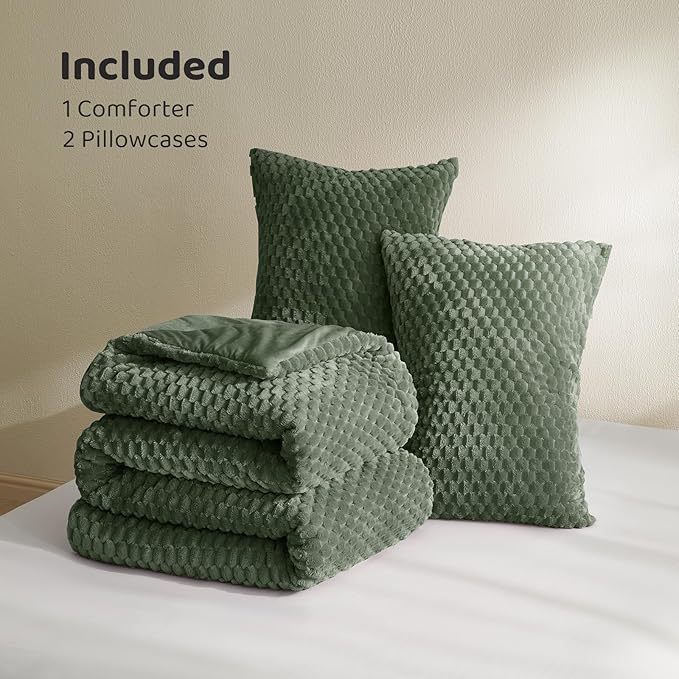 Petrichor Fluffy King Comforter Set - Ultra-Soft Green Flannel Thick Comforter for King Bed, Luxury Warm Bedding Set for Winter & Fall, Cozy Fuzzy Bed Set 3 Pieces (1 Comforter & 2 Pillowcases)