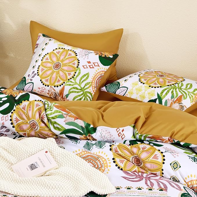 Wake In Cloud - Boho Comforter Set, Floral Farmhouse Botanical Western Style with Colorful Flowers and Tropical Leaves, Soft Lightweight Bedding, 3 Pieces, Amber Gold, Twin/Twin XL Size