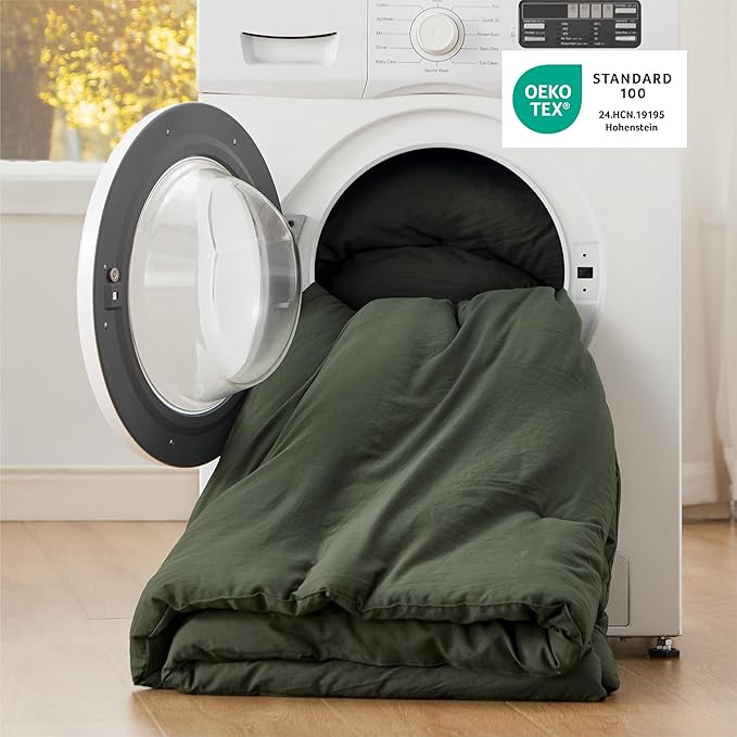 Bedsure Oversized Queen Comforter Set, Dark Green Soft Prewashed Bedding for All Seasons, 3 Pieces GentleSoft™ Bed Set, 1 Lightweight Comforter (98"x98") and 2 Pillowcases (20"x26")