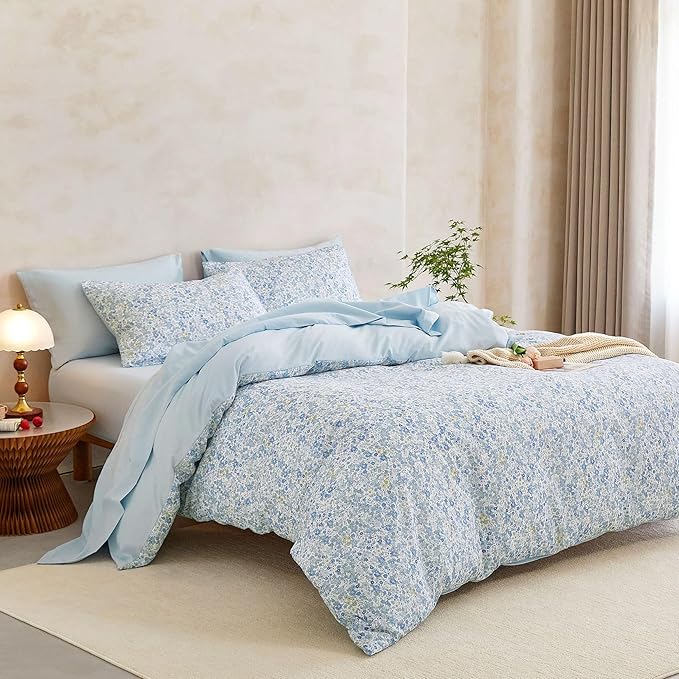 Wake In Cloud - Floral Comforter Set with Sheets, Cute Vintage Flower Cottagecore Aesthetic for Women Teen Girls, 5 Pieces Bed in a Bag, Light Blue, Twin Size