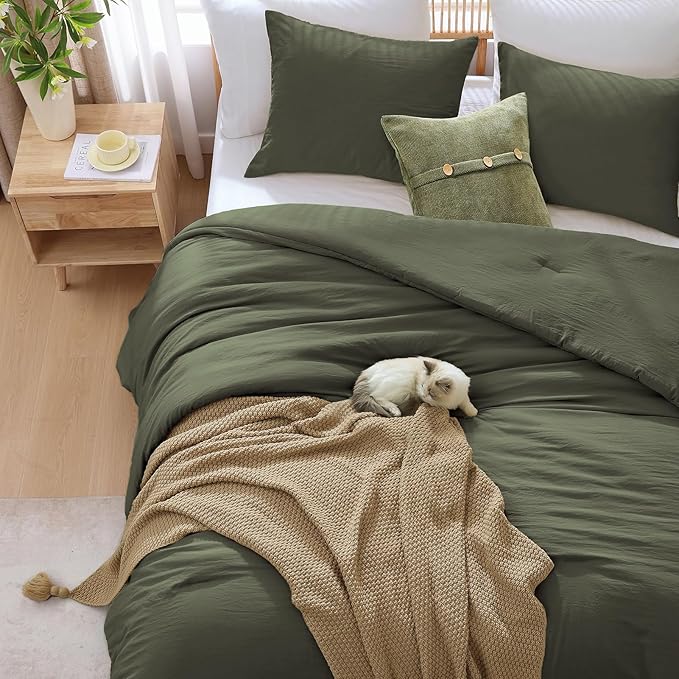WRENSONGE King Size Comforter Set - 3 Pieces Olive Green Comforter Prewashed Soft Lightweight for All Seasons,Fluffy Down Alternative Comforter King Size with 2 Pillow Shams
