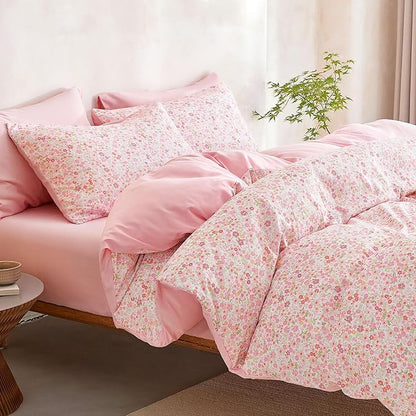 Wake In Cloud - Floral Comforter Set, Cute Vintage Flower Cottagecore Aesthetic for Women Teen Girls, Soft Lightweight Dorm Bedding, 3 Pieces, Pink, Full Size