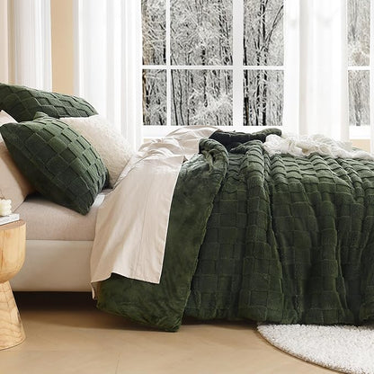 Litanika Fluffy Full Size Comforter Set Olive Green，3 Pieces Warm Sherpa Fleece Winter Bedding Set, Jacquard Checkered Plush Fuzzy Bed Set(1 Comforter, 2 Pillowcases)
