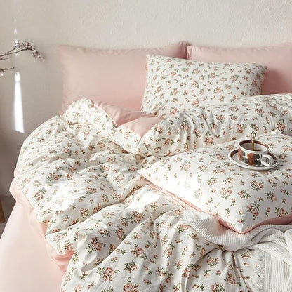 Wake In Cloud - Floral Comforter Set, Coquette Cottagecore Aesthetic Flower Shabby Chic Pattern for Women Teen Girls, Soft Lightweight Bedding, 3 Pieces, Peach Blush, Full Size