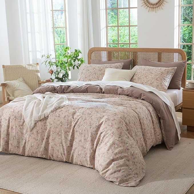 Comforter Queen Set Floral 3 Pieces Soft Cute Fresh Floral Bedding Lightweight Garden Style Floral Botanical Comforter for All Seasons and 2 Pillowcases