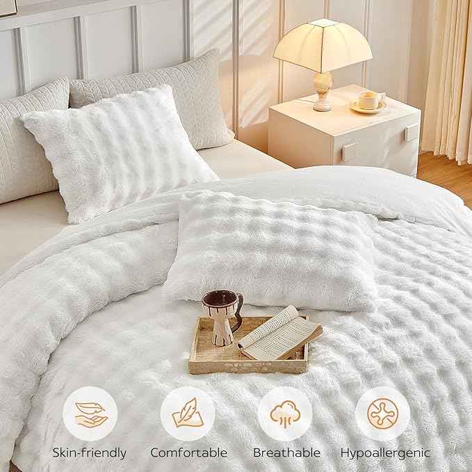 Tokokimo Faux Fur Comforter Set Queen Size, Ultra Soft Reversible Heavyweight Fluffy Bedding, Extra Warm Winter Comforter with 2 Pillow Cases, All Season Fuzzy Comforter Set, White