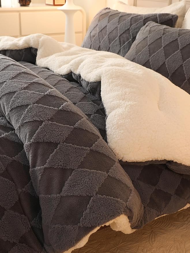 Tufted Fleece Comforter Set King - Super Soft Warm Fluffy Shaggy Bedding Sets, Diamond Plaid Jacquard Bed Set for Winter, 1 Sherpa Comforter with 2 Pillow Cases (104"X90" Grey)