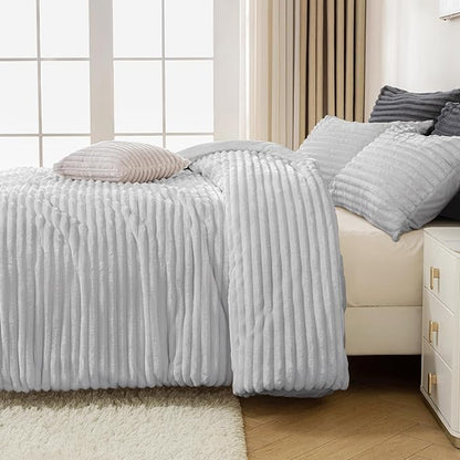 Andency Queen Comforter Set, Fluffy Super Soft Light Grey Comforter for Queen Size Bed, Winter Warm Fleece Faux Fur Bedding Set, Luxury Plush Fuzzy Bed Set 3pcs (1 Shaggy Comforter, 2 Pillowcases)
