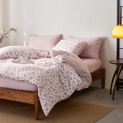 Wake In Cloud - Floral Comforter Set, Coquette Cottagecore Aesthetic Flower Shabby Chic Pattern for Women Teen Girls, Soft Lightweight Bedding, 3 Pieces, Pink, Full Size