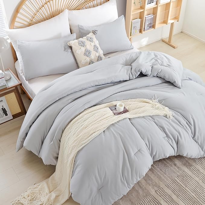 weigelia Full Size Comforter Modern Light Grey 3PCS Microfiber Bed Comforter Sets for All Season Comforter for Men, Women and Girls Soft Lightweight Bedding Set